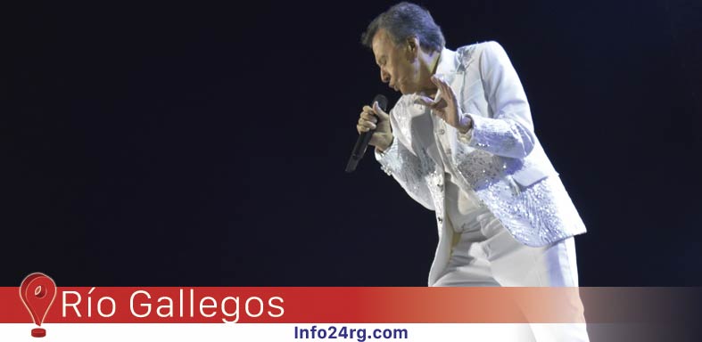Festival 137: Palito Ortega recibió el calor y cariño de su público
