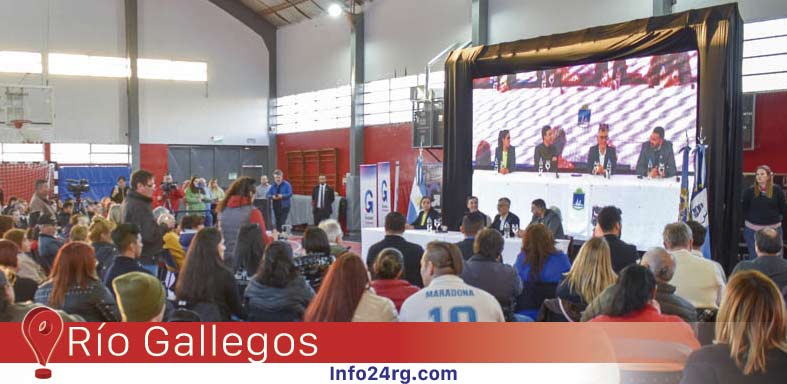 familias recibieron documentación de su terreno