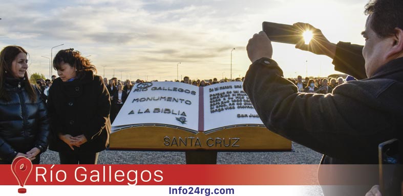 Monumento a la Biblia