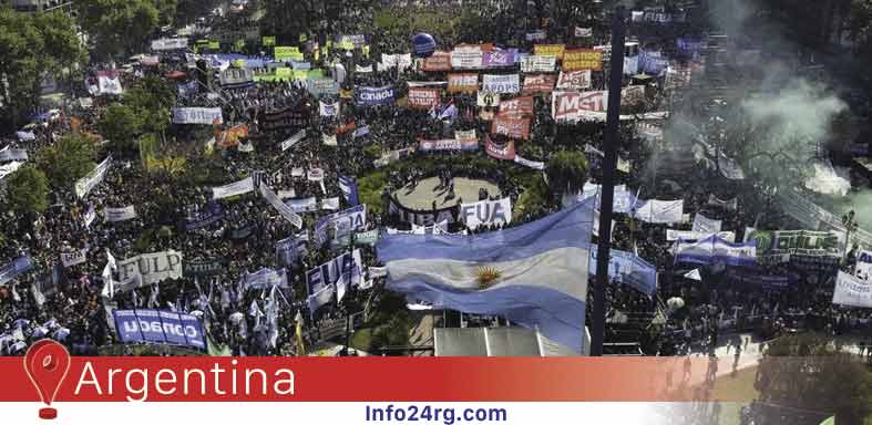 masiva protesta en defensa de la universidad pública