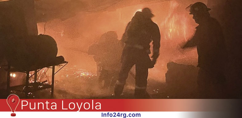 Voraz incendio consume una vivienda