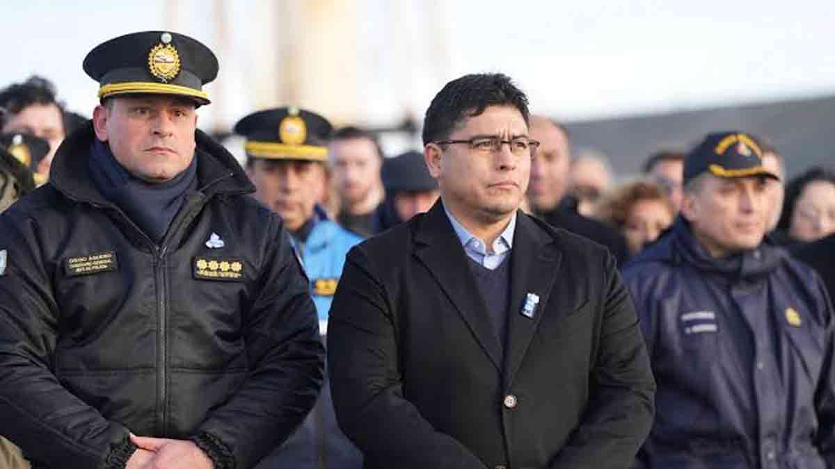 Claudio Vidal endurece su postura y busca una fuerza "arrodillada" a sus órdenes