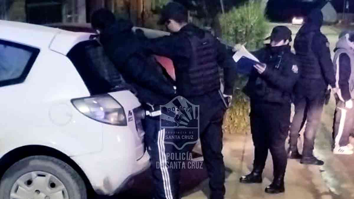 Una mujer se refugió con su hija durante un intento de robo en Caleta Olivia
