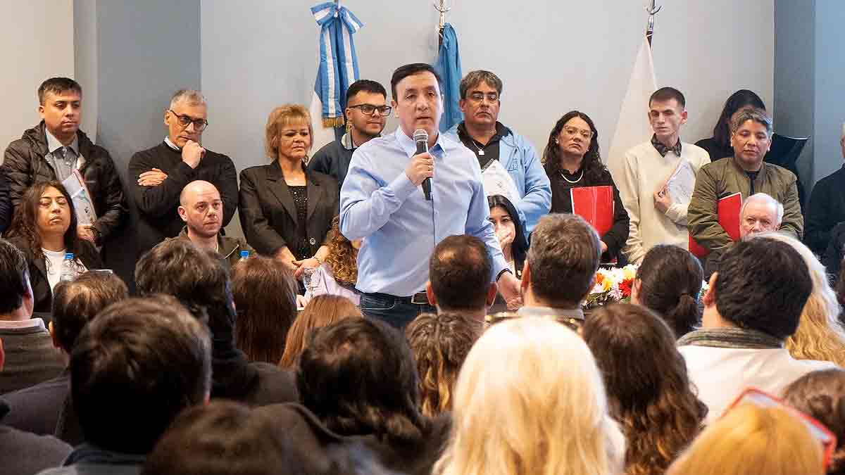 Grasso asumió el PJ y puso al peronismo en carrera por Santa Cruz en 2027