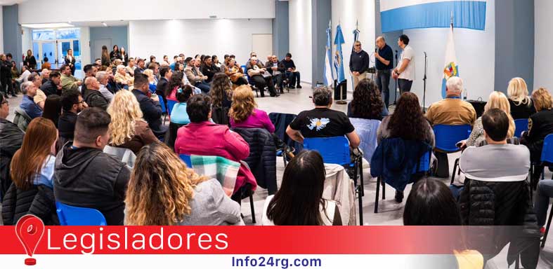 legisladores y exlegisladores se reunieron para defender los intereses de Santa Cruz