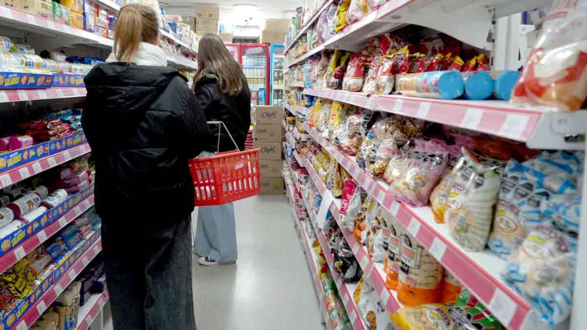 Menos compras y tickets más chicos: el consumo volvió a retroceder en agosto