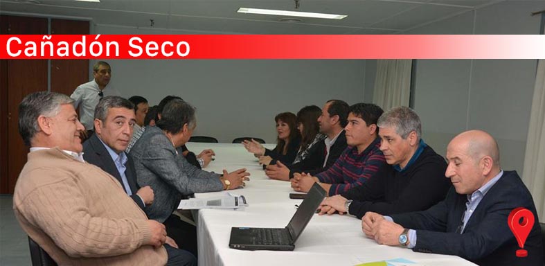 Discuten el memorándum de entendimiento entre la Provincia e @YPFoficial